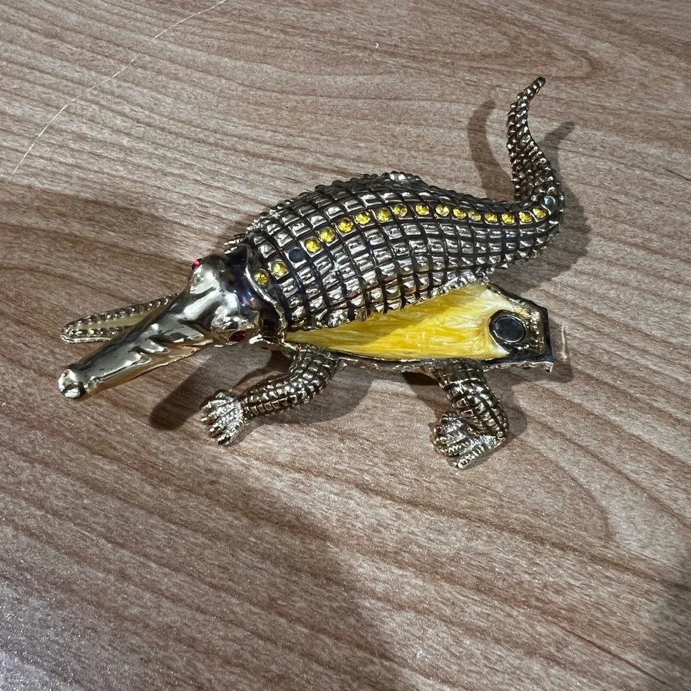Gold and Silver Crocodile Habitat Accessory